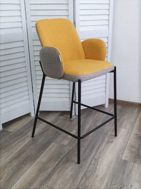 Полубарный стул NYX (H=65cm) VF106 желтый / VF120 серый М-City в Качканаре - kachkanar.ok-mebel.com | фото 3